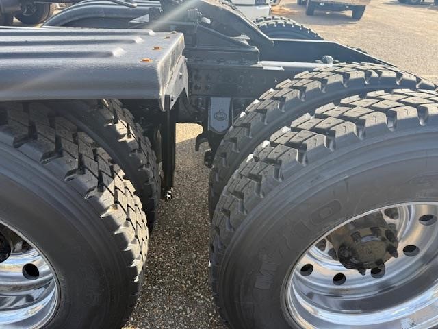 2019 MACK PINNACLE 64T - image 6 of 6