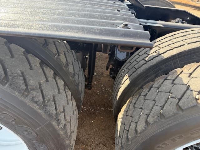 2018 MACK GRANITE GU713 - image 4 of 6
