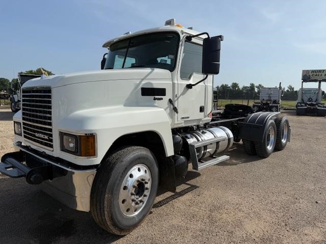 2019 MACK PINNACLE 64T - image 1 of 6