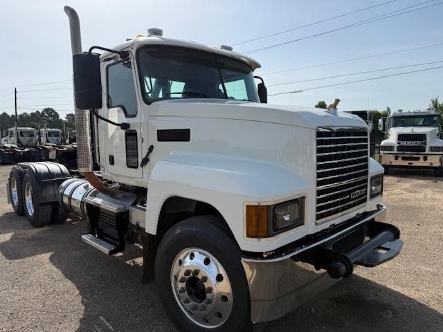2019 MACK PINNACLE 64T - image 2 of 6