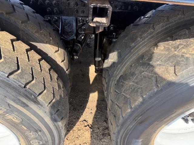 2019 MACK GRANITE GU713 - image 4 of 6