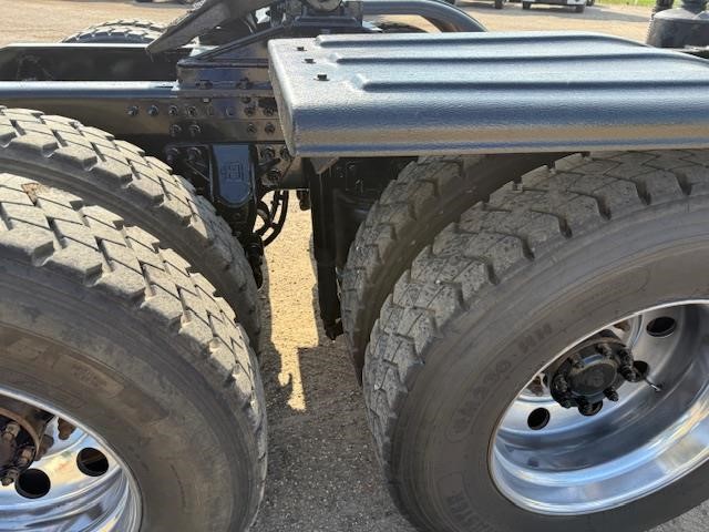2023 MACK PINNACLE 64T - image 5 of 6