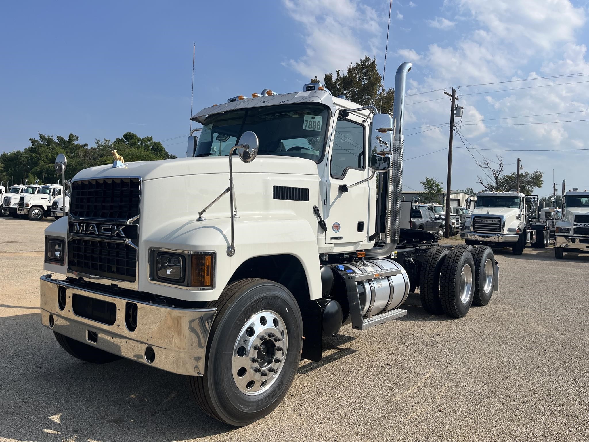 2026 MACK PINNACLE 64T - image 1 of 6