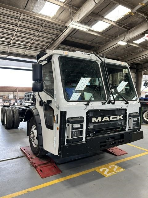 2026 Mack LR — photo 3